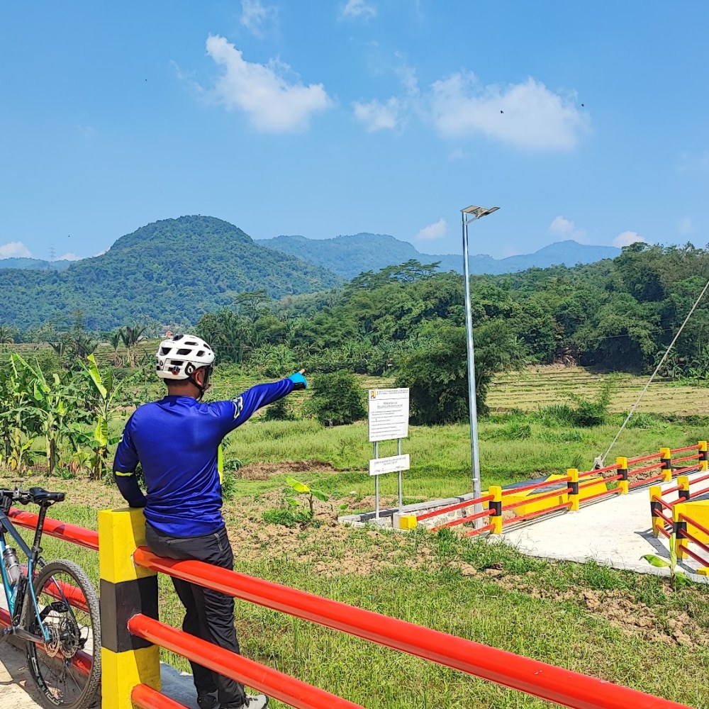 Jembatan Gantung Pasir Awi