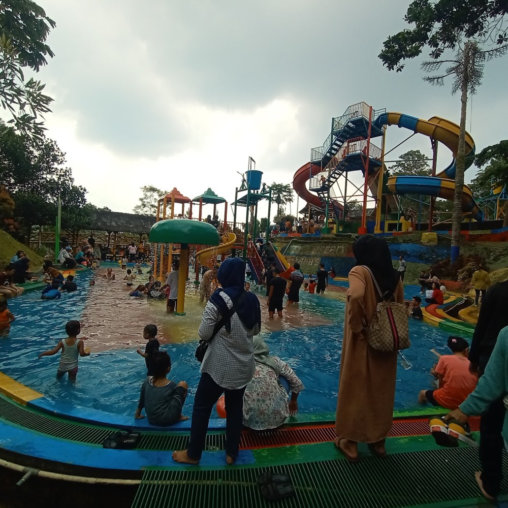 Kolam Renang The Green Villa's