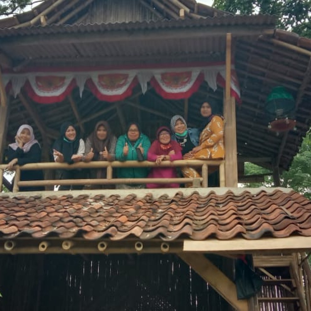 Bonet farm cikalancing" wisata petik jambu kristal "