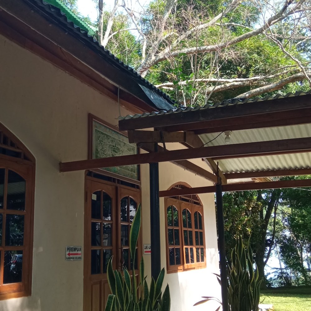 Leuweung Larangan ( Makam Syekh Yusuf )