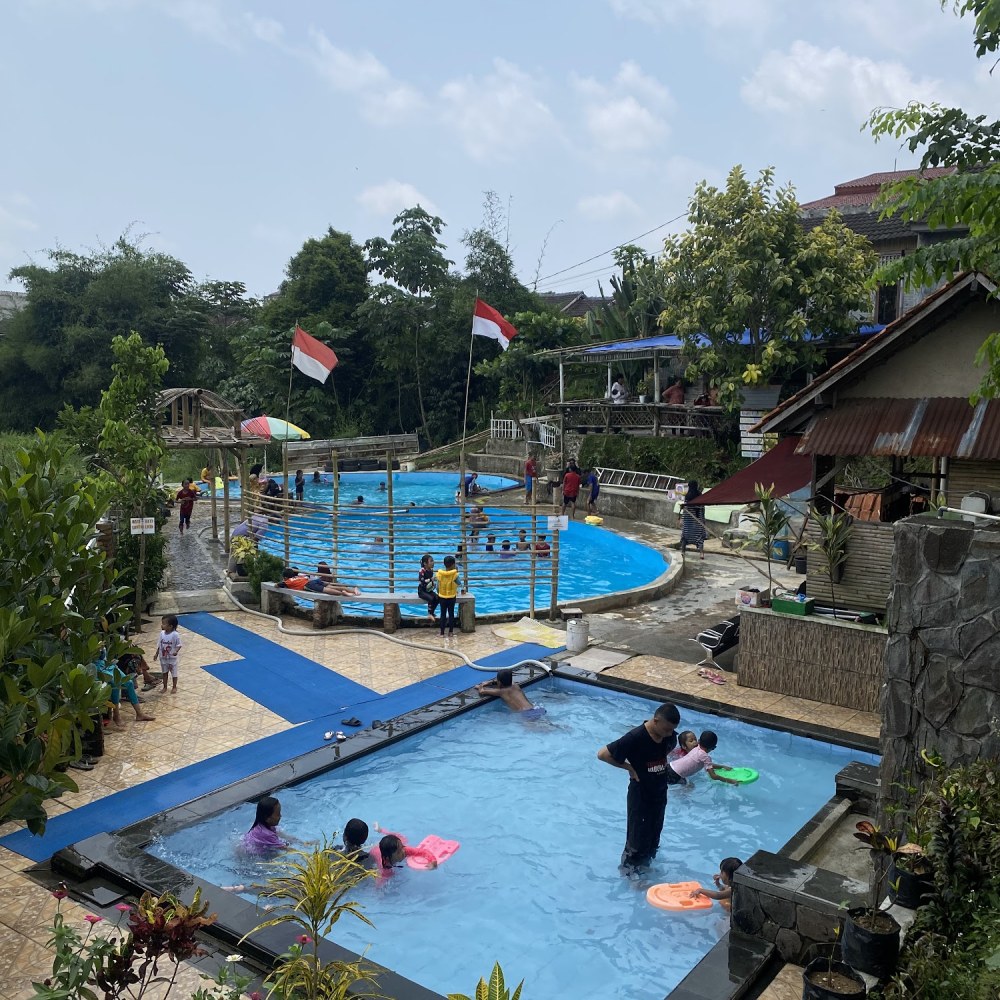 KOLAM RENANG HULU CAI ENDAH