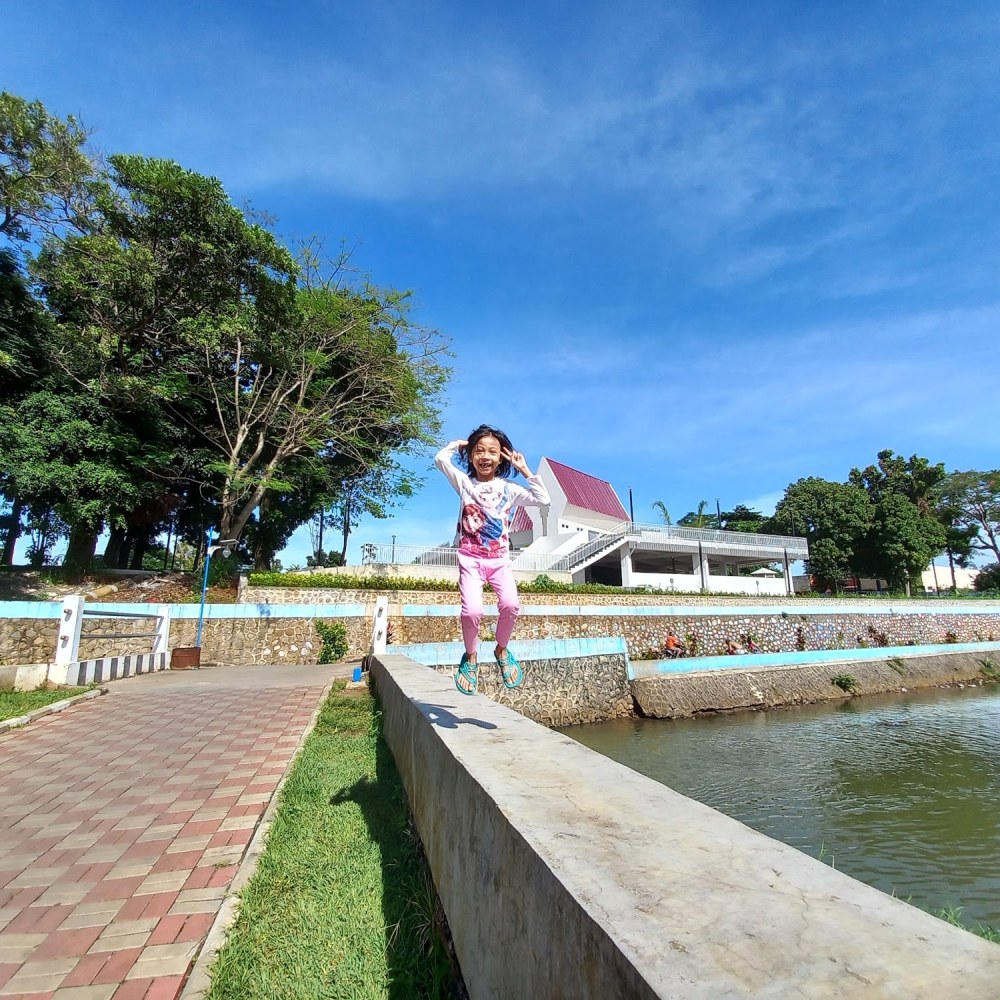 Alun Alun Cirimekar