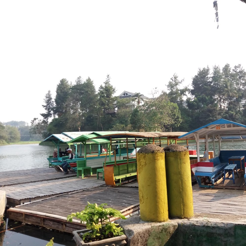 Taman Parahiyangan