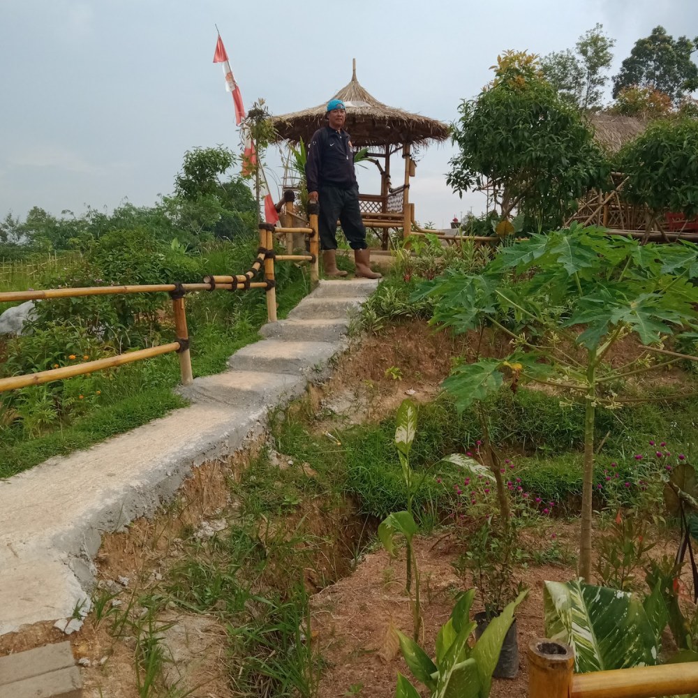 TAMAN CEMPLANG RANCABOLANG