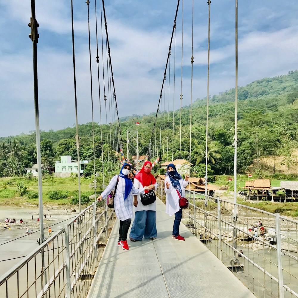 Jembatan Gantung Leungsir Jonggol