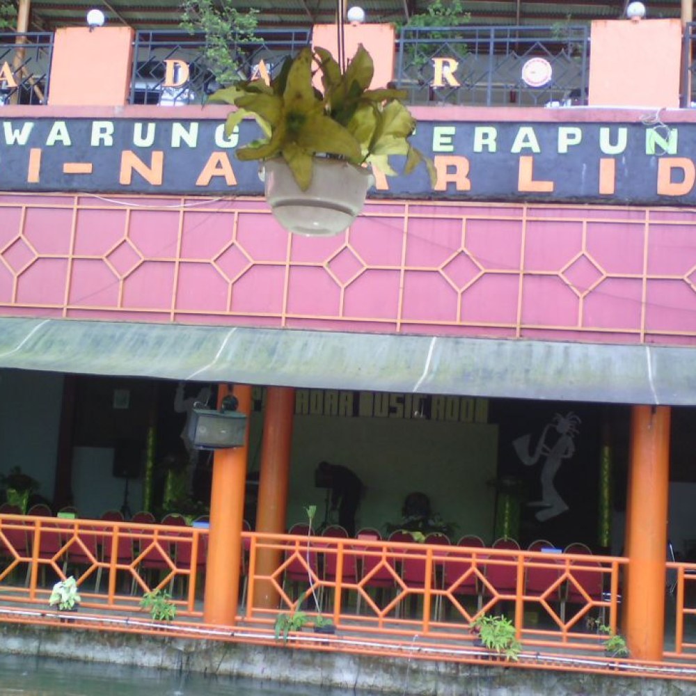 Rumah Makan Terapung Pi-Nadar Lido