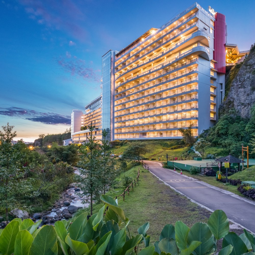 Le Eminence Puncak Hotel Convention & Resort