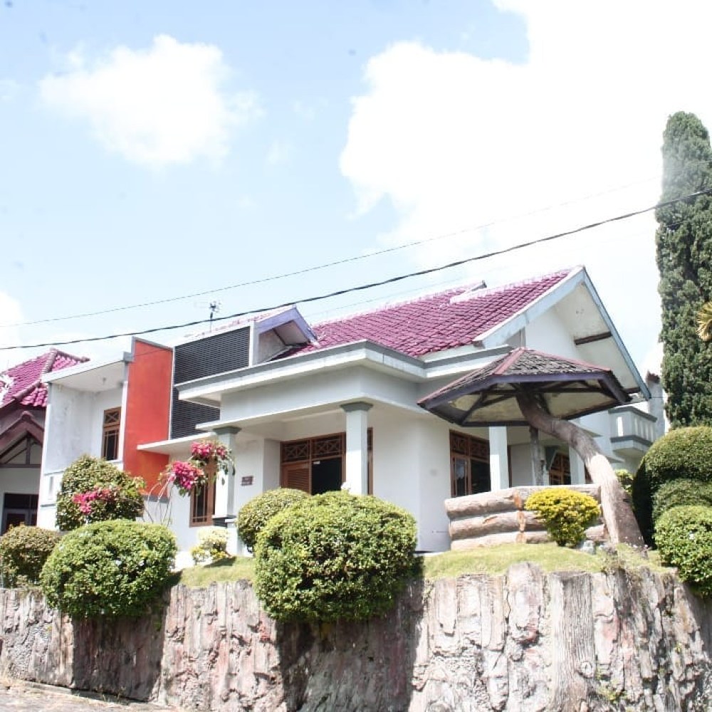 Sewa villa d'Orchid Park cipanas puncak