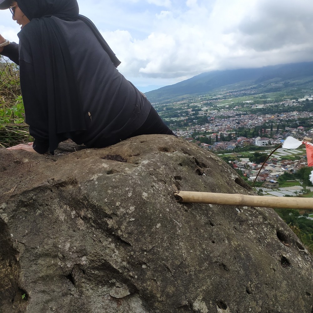 Sejarah Batu ais gunung halang