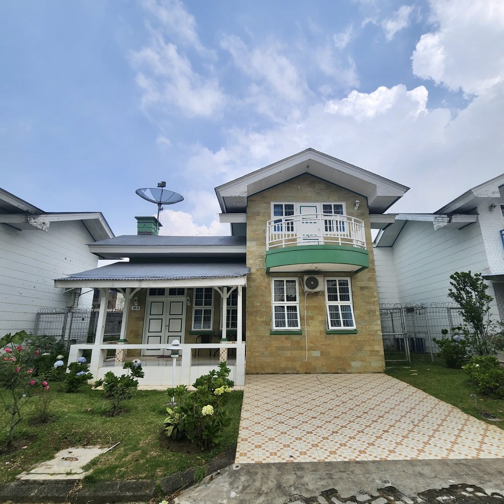 Dinnisa Harfa Villa Blok Q8 / 5