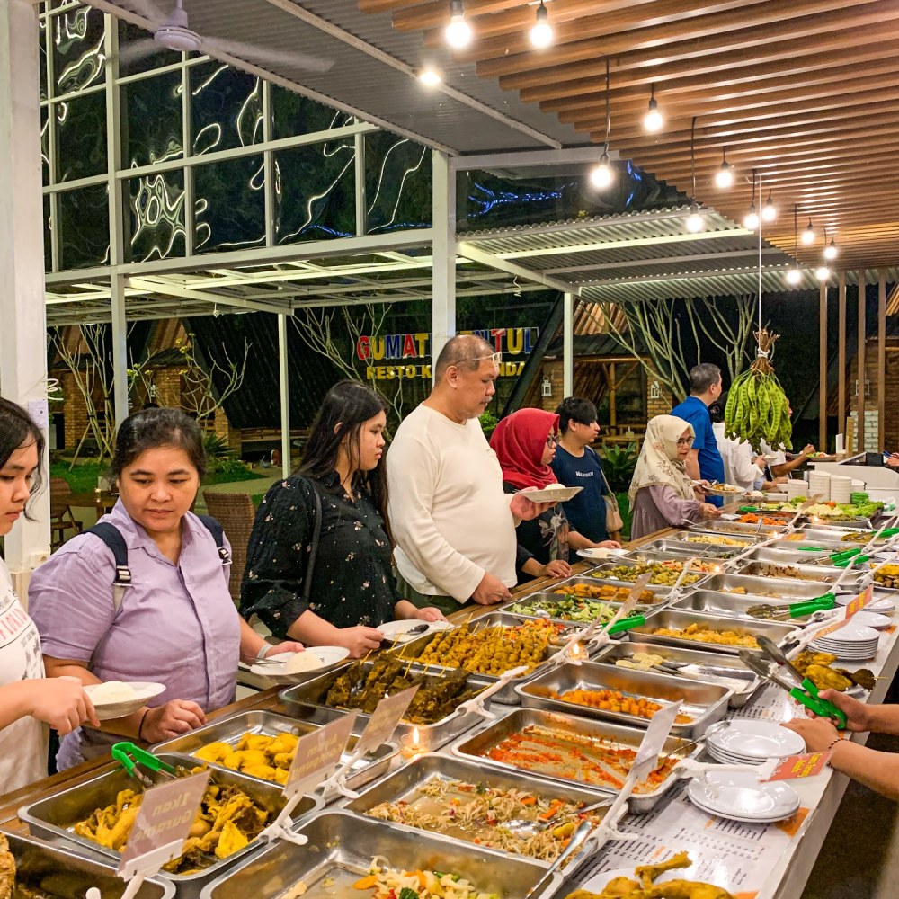 Gumati Resto Sentul
