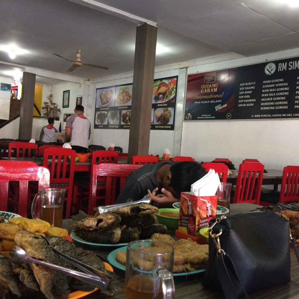 Rumah Makan Simpang Rawi